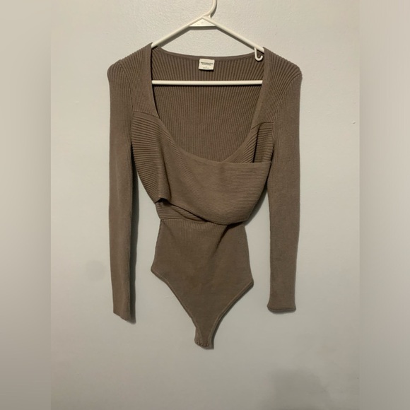 Abercrombie and Fitch sweater size small - Picture 2 of 6